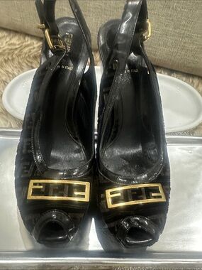 FENDI Black Peep-Toe Slingback Heels W/Gold Logo Plaque,FENDI FF pattern thruout